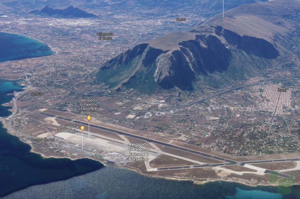 ペコラーロ山とパレルモ空港（Google map）