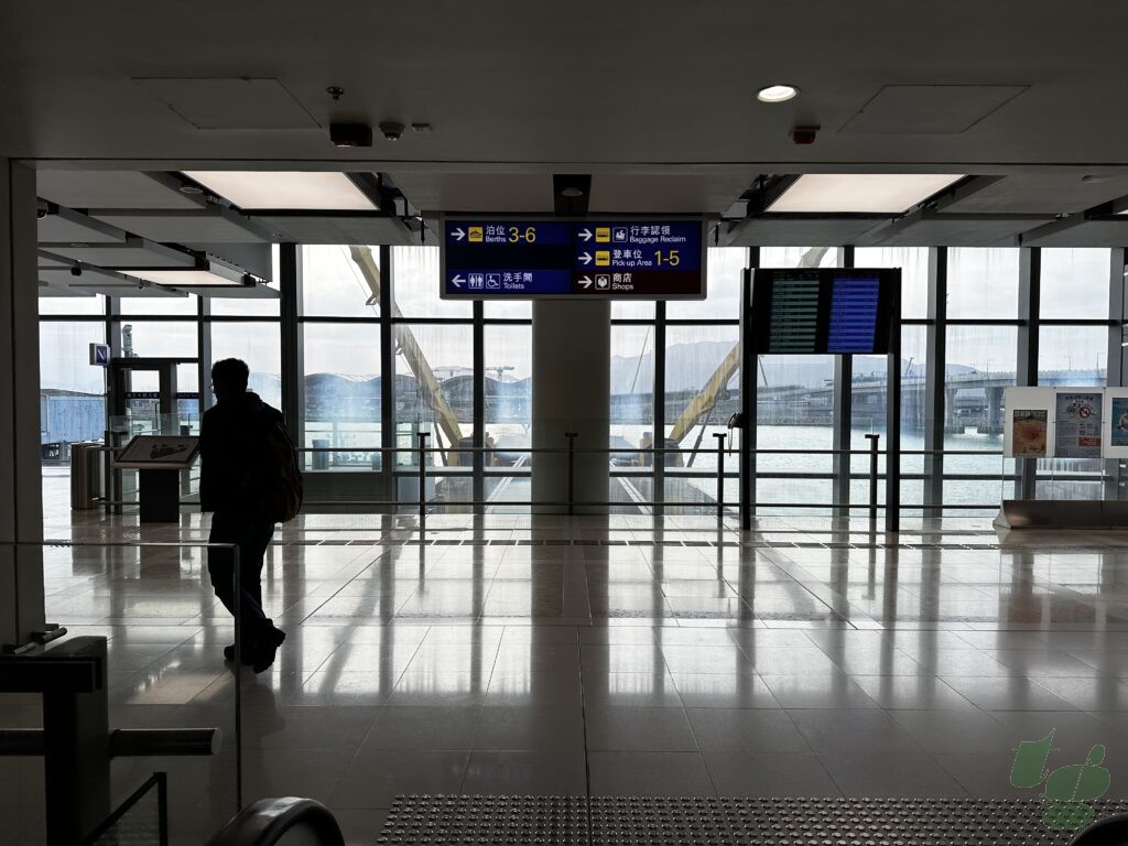 香港国際空港スカイピア(フェリー・バス乗り場)喫煙所(制限区域内)