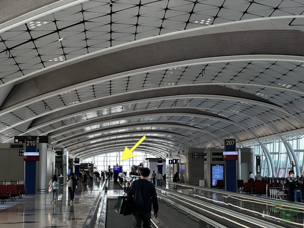 出発階 (L6)、ゲート 202・218 付近喫煙所への行き方