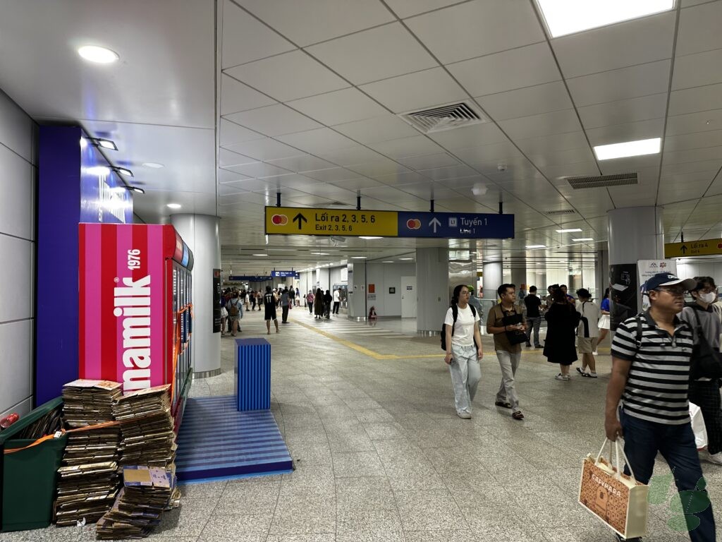 ベンタイン駅のコンコース