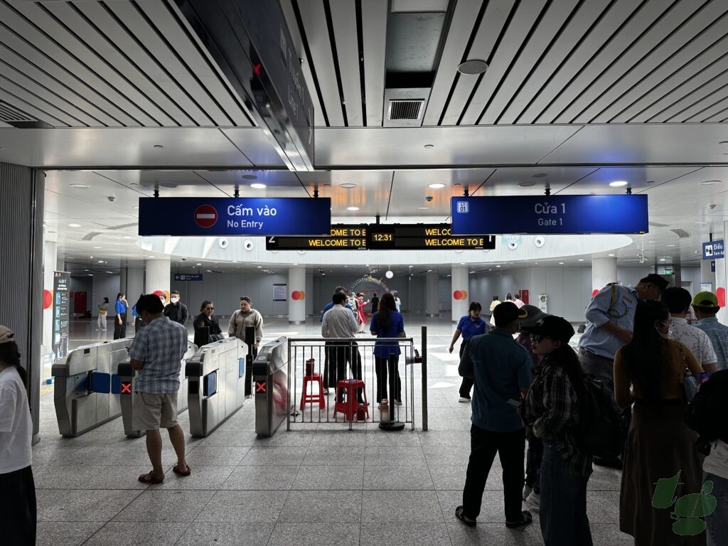 ベンタイン駅の改札口