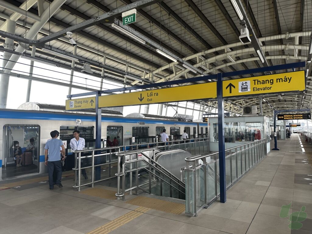 スオイティエン駅のホーム