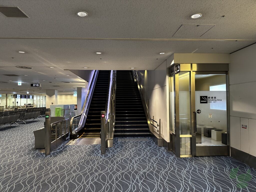 羽田空港第3ターミナル131-139番ゲート(2Fバスゲートラウンジ)喫煙所 羽田空港第3ターミナル131-139番ゲート(2Fバスゲートラウンジ)喫煙所