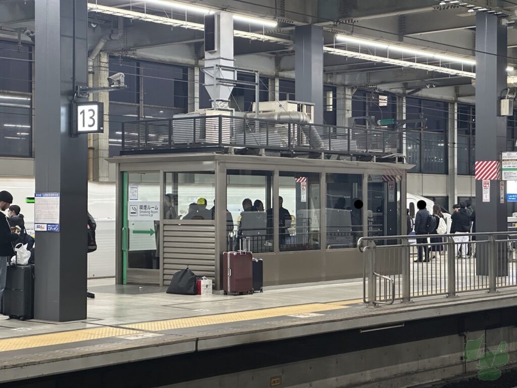 広島駅 上り新大阪・東京方面 13・14番線  15号車付近喫煙所